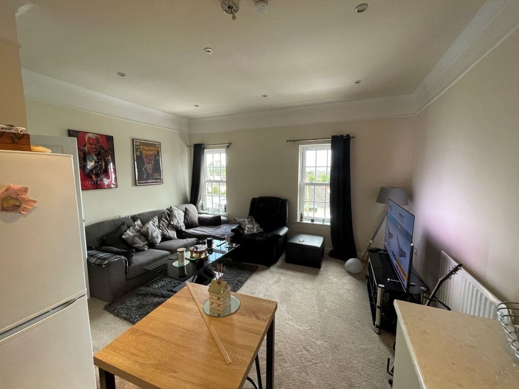 Property photo 2 of 12