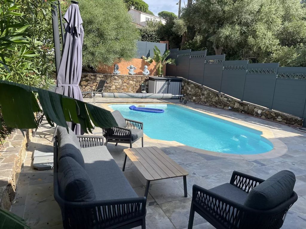 Property photo 1 of 14 Villa In Cavalaire-Sur-Mer With Pool And Modern Comfort