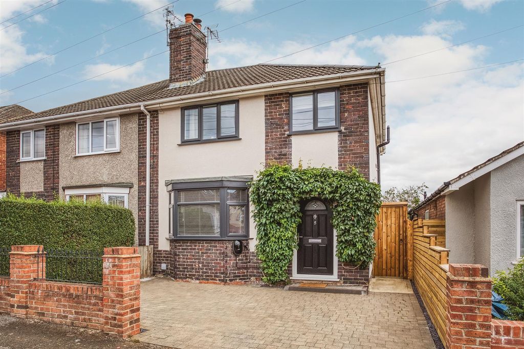 Property photo 1 of 17
