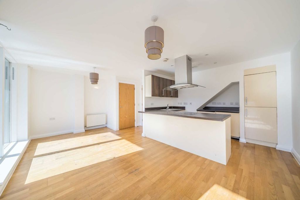 Property photo 3 of 8