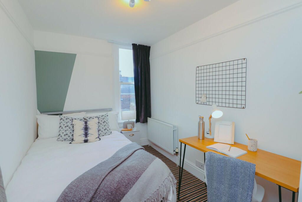 Property photo 2 of 6