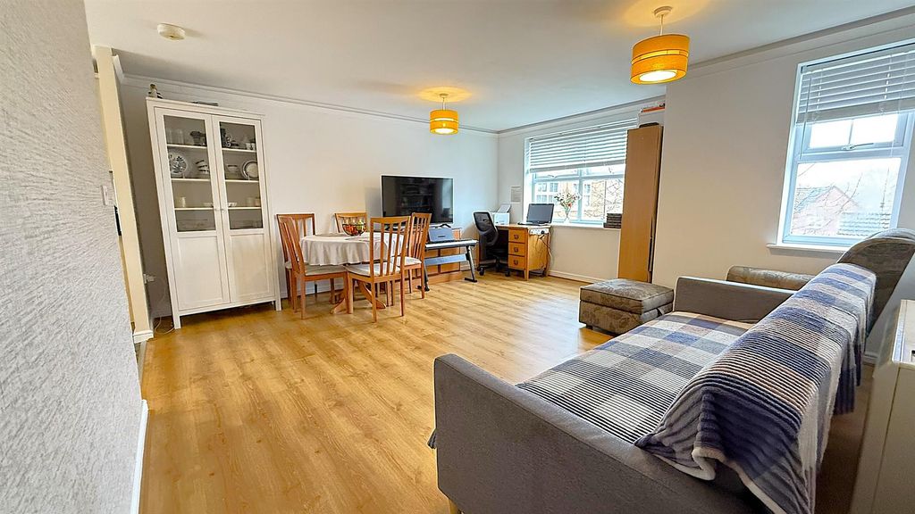 Property photo 2 of 11 10.Jpeg