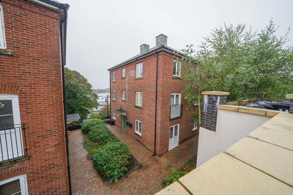 Property photo 1 of 12 Dsc00321