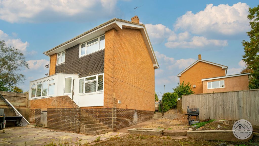 Property photo 2 of 23