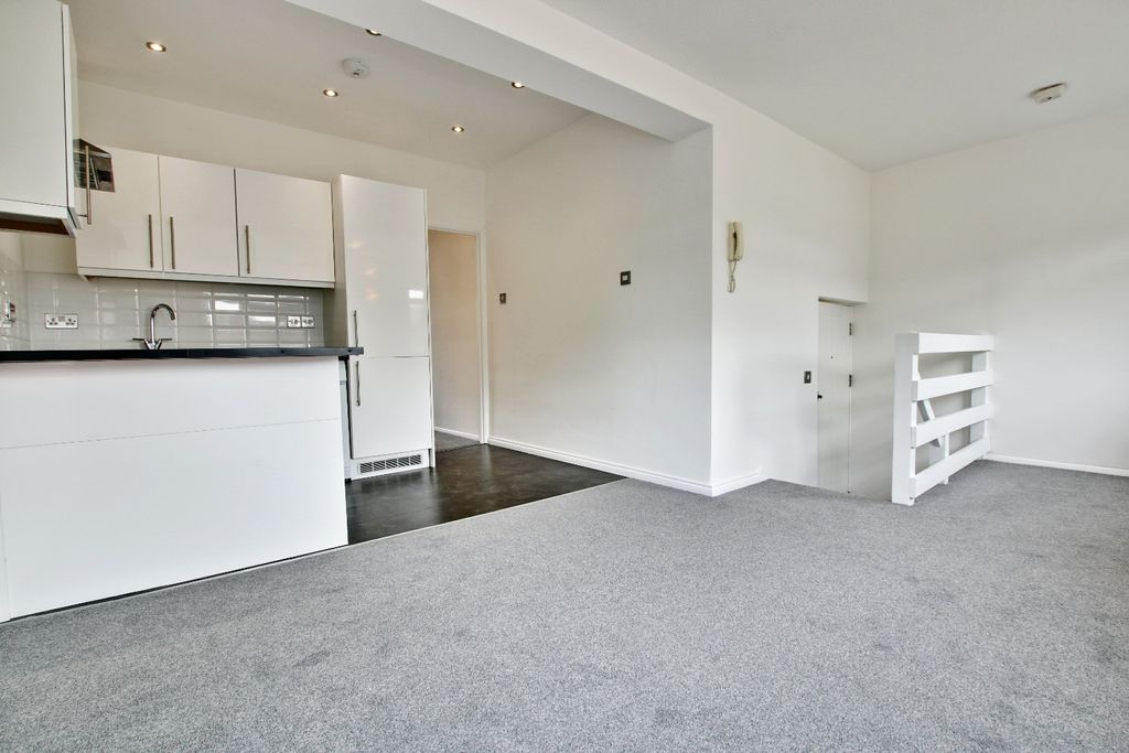 Property photo 3 of 8 3464014