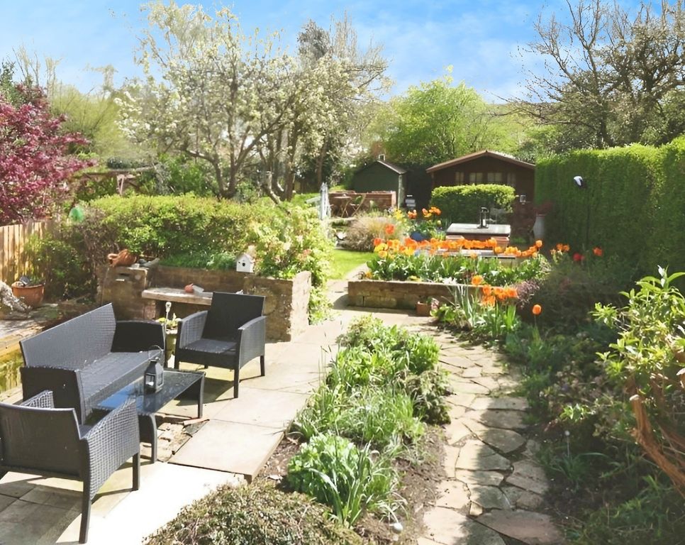 Property photo 2 of 9