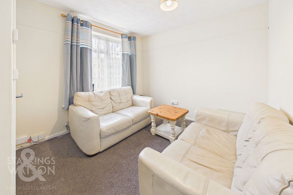 Property photo 2 of 22