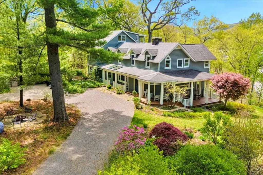 Property photo 1 of 31