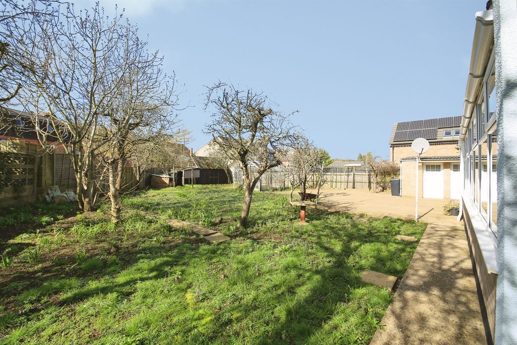 Property photo 3 of 15