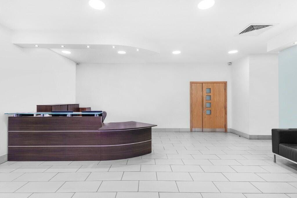 Property photo 2 of 8 129853_UK2Ws4221_Img_02_0000.Jpeg