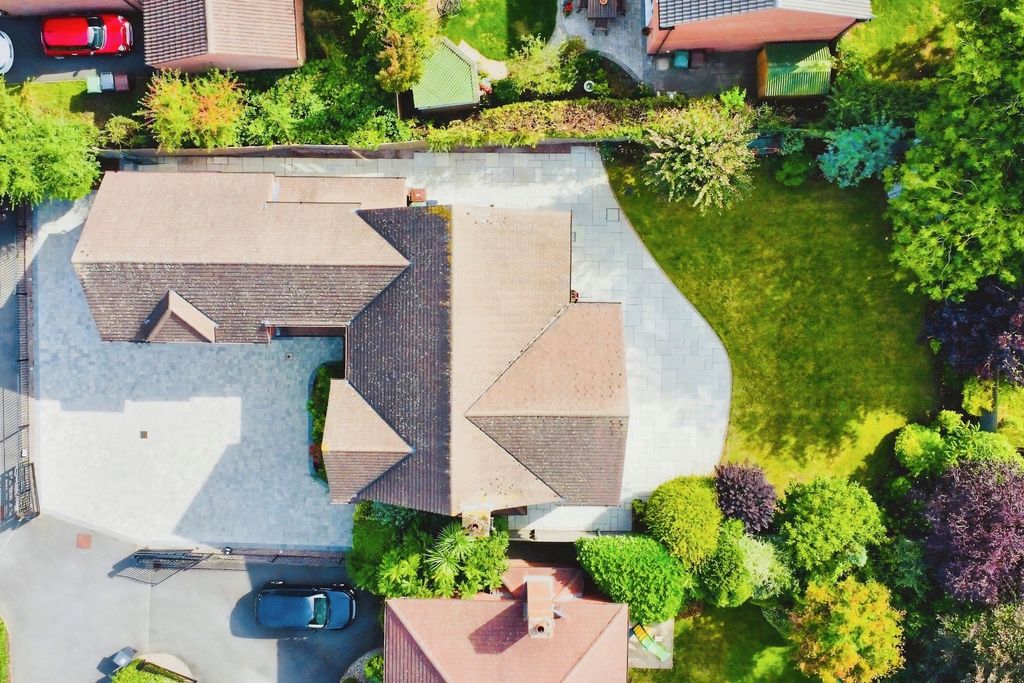 Property photo 3 of 27