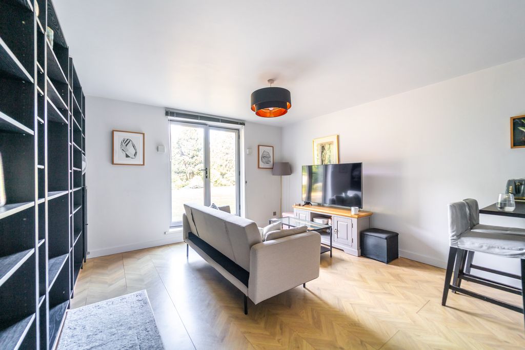Property photo 3 of 12 Mba04749