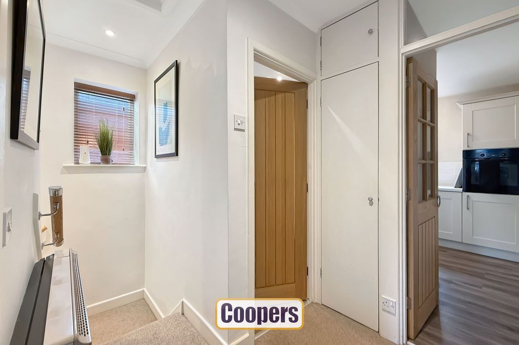 Property photo 2 of 11 Landing