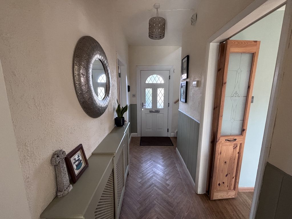 Property photo 2 of 25 Entrance Hall