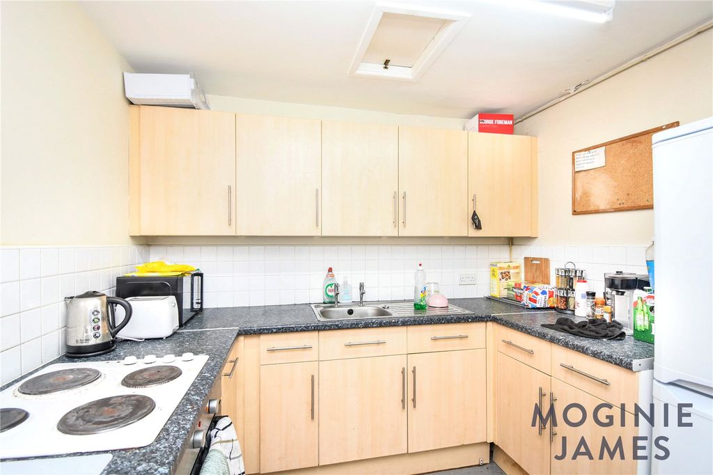 Property photo 3 of 16 Kitchen