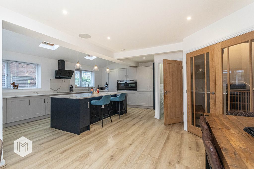 Property photo 2 of 30 Picture No. 08