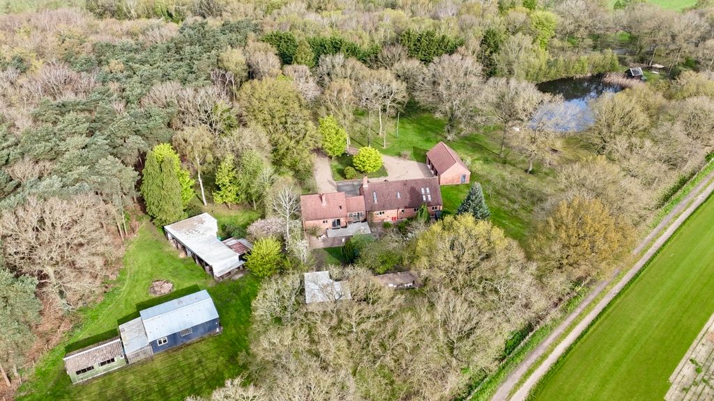 Property photo 1 of 45 05d786B1-De98-49d7-B802-B0678c99Afe4