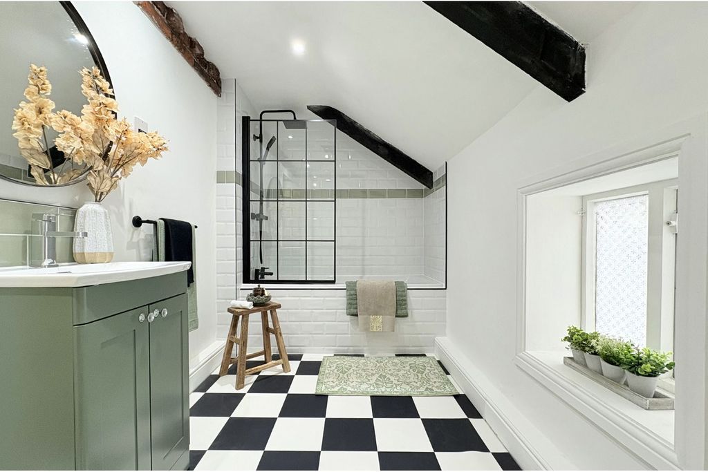 Property photo 3 of 15 Bathroom