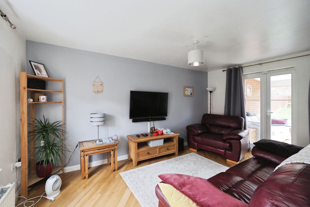 Property photo 3 of 15