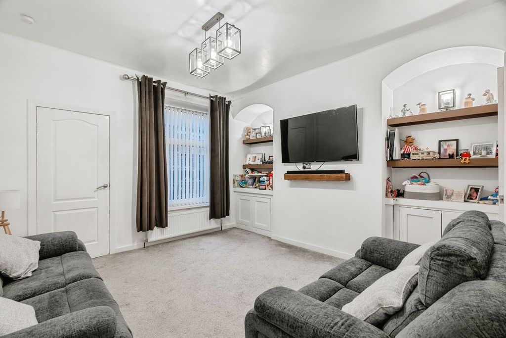 Property photo 2 of 16 Pbox-Img.Jpg