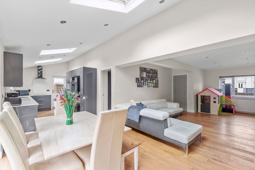 Additional image 6 of 4 bed semi-detached house for saleCaxton Road, Otley, West Yorkshire LS21