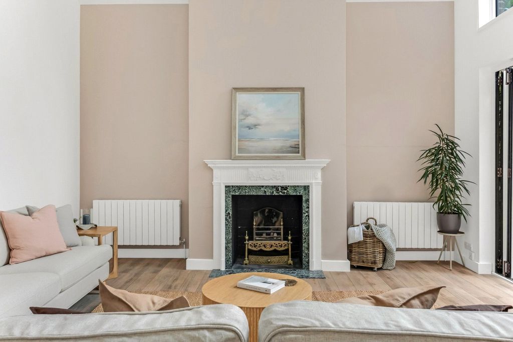 Property photo 2 of 18 Picture No. 31