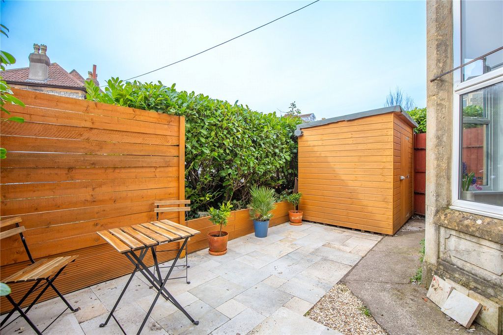 Property photo 2 of 13 Picture No. 14