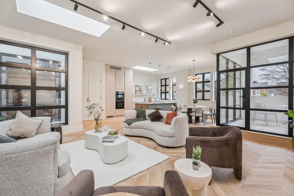 Property photo 2 of 17 Lounge.Jpeg