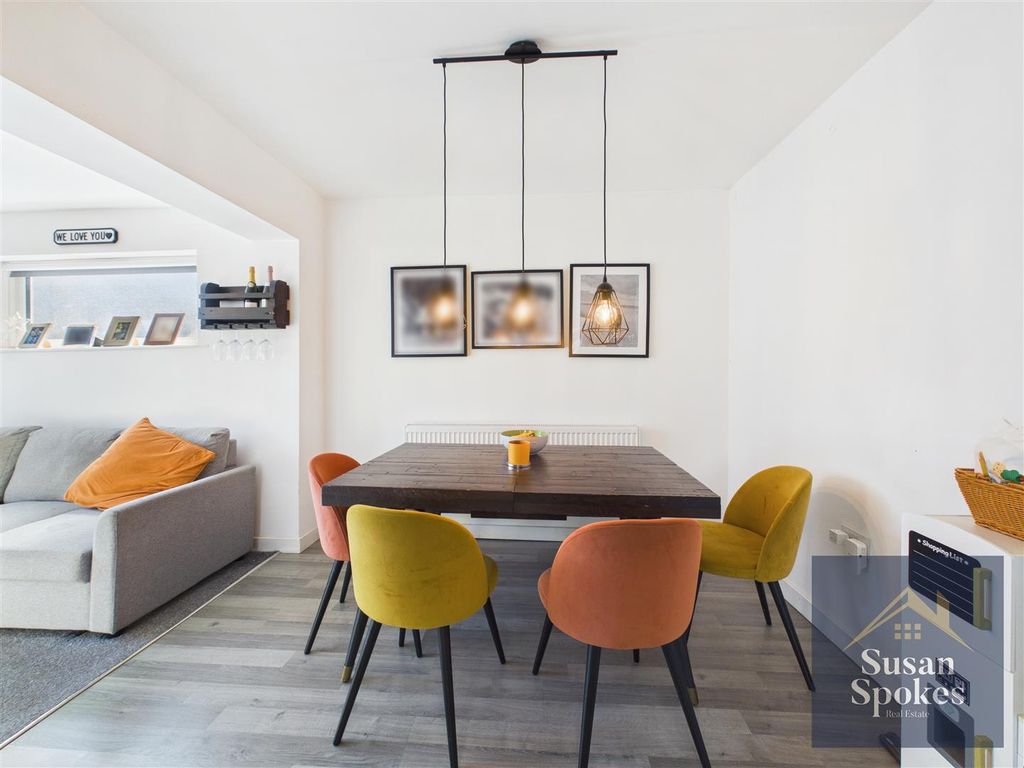 Property photo 3 of 22 Cam01858G0-Pr0242-Still011.Jpg