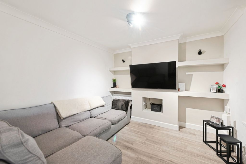 Property photo 3 of 15 Pbox-Img.Jpg