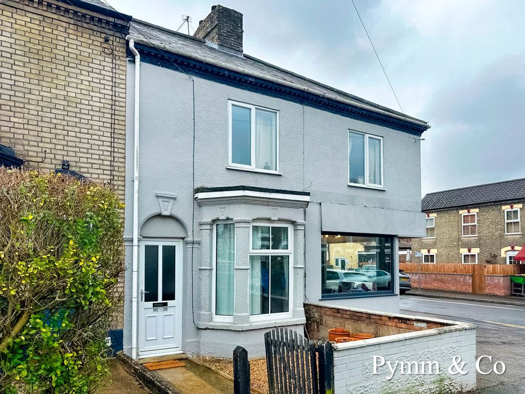 Property photo 2 of 13