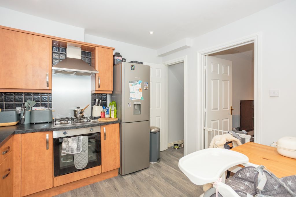 Property photo 2 of 20 Kitchen