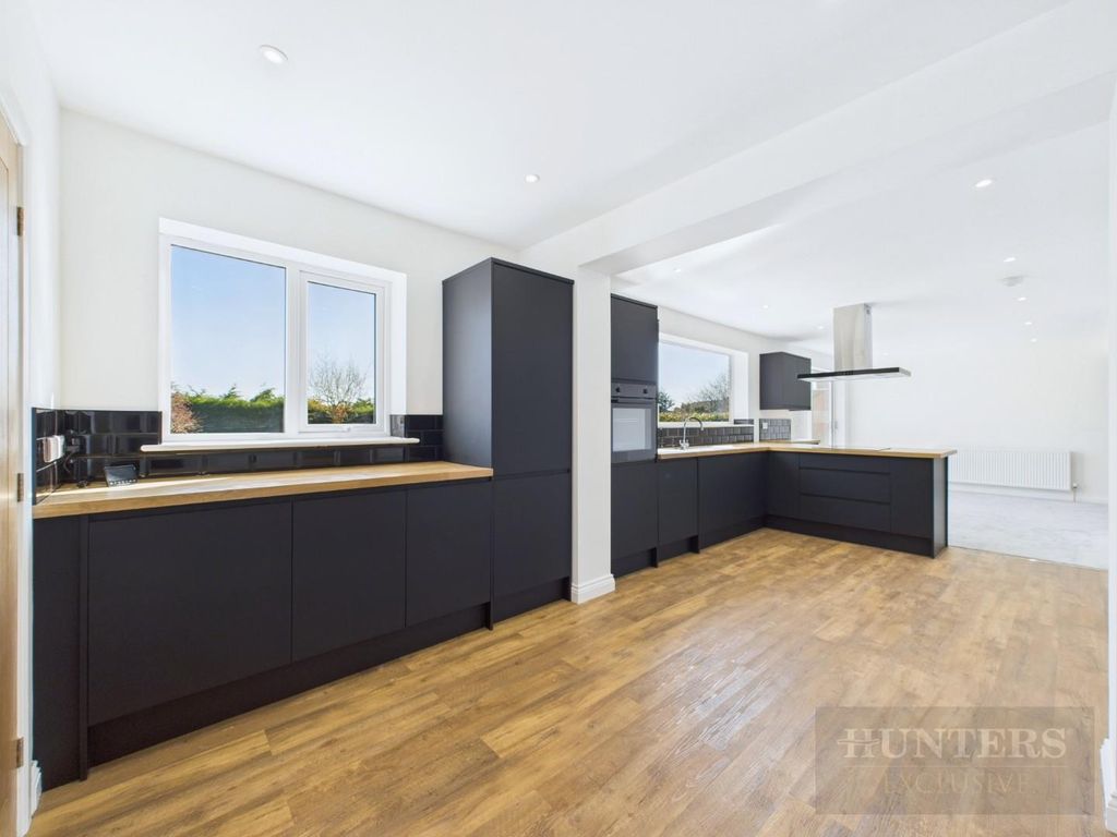 Property photo 3 of 30 Cam05333G0-Pr0028-Still003.Jpg