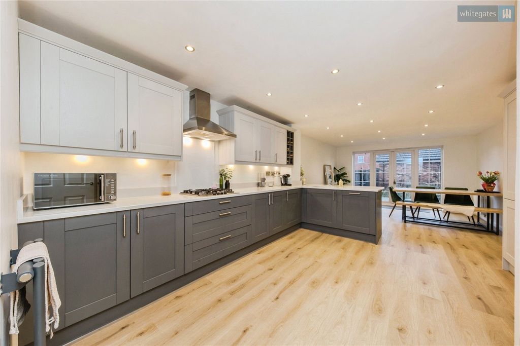 Property photo 3 of 30 Picture No. 01