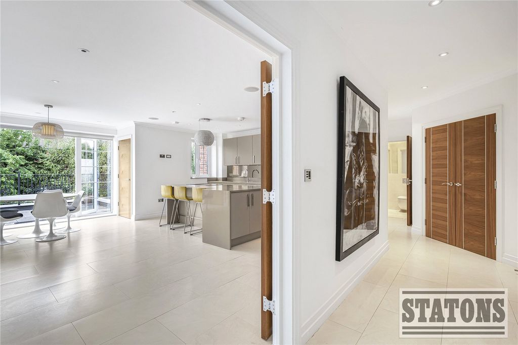 Additional image 6 of 2 bed flat for saleUplands Park Road, Enfield EN2