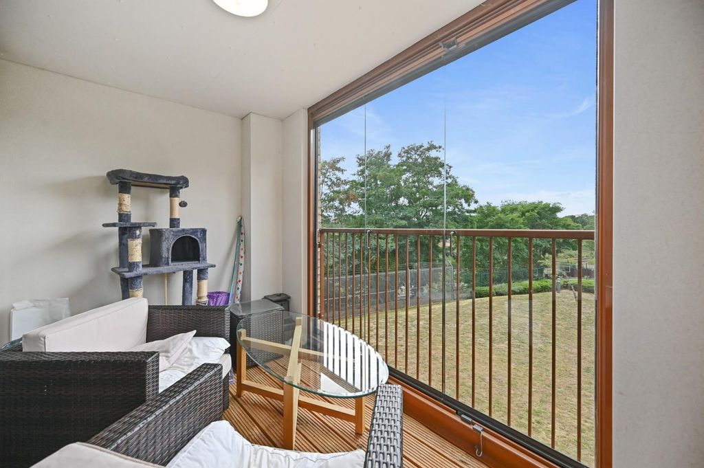 Property photo 2 of 12