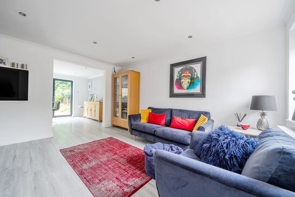 Property photo 3 of 20 1317923-7-68668Ea...