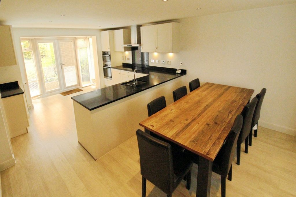 Property photo 2 of 25 Picture No. 35