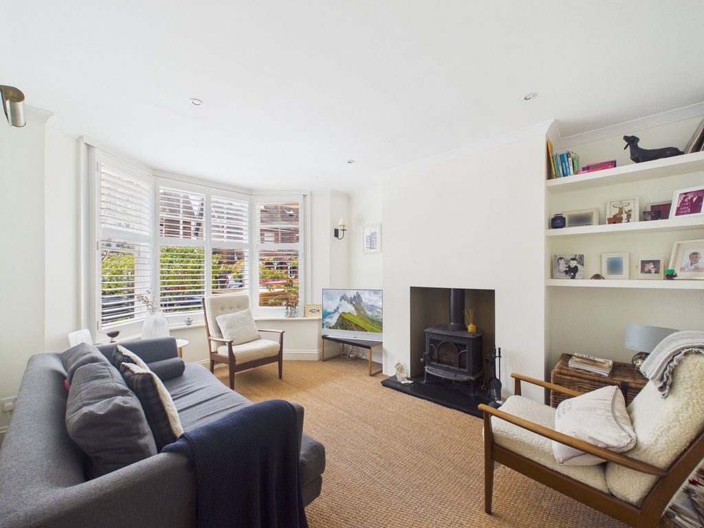 Property photo 2 of 11