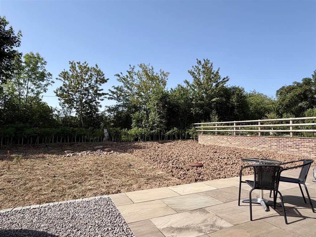 Property photo 3 of 25