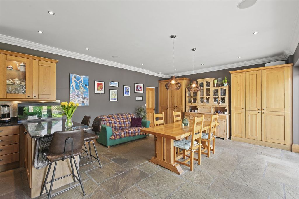 Property photo 3 of 34 3U3A2441.Jpg