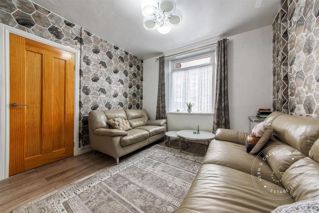 Property photo 3 of 26 Littleton-Street-16.Jpg