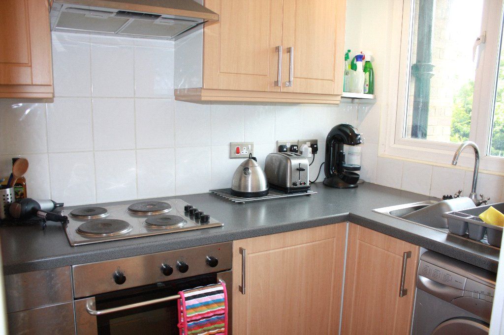 Property photo 2 of 8 Avon Court 34 - Kitc