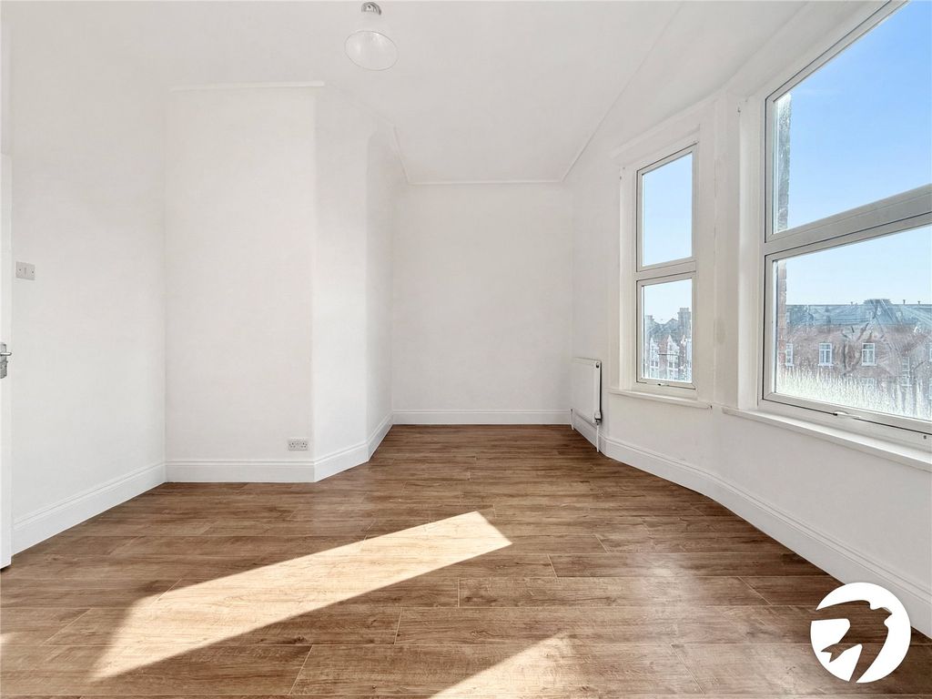 Property photo 2 of 10 Picture No. 13