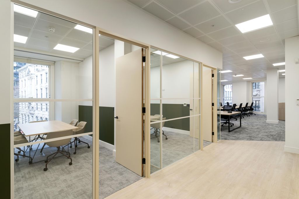 Property photo 2 of 7 33Cornhill101Stflr.Jpg