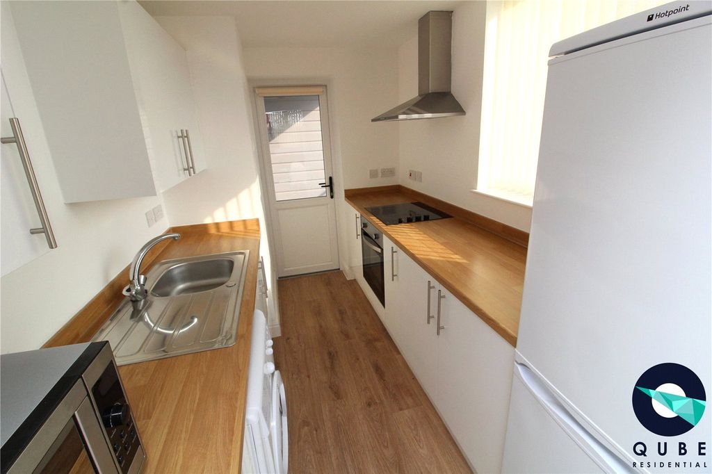 Property photo 3 of 7 Picture No. 06