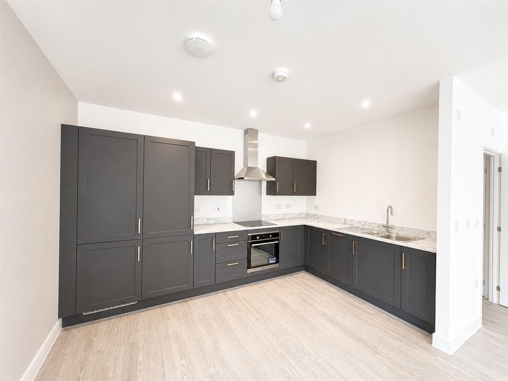 Property photo 3 of 11 Kitchen 2.Png