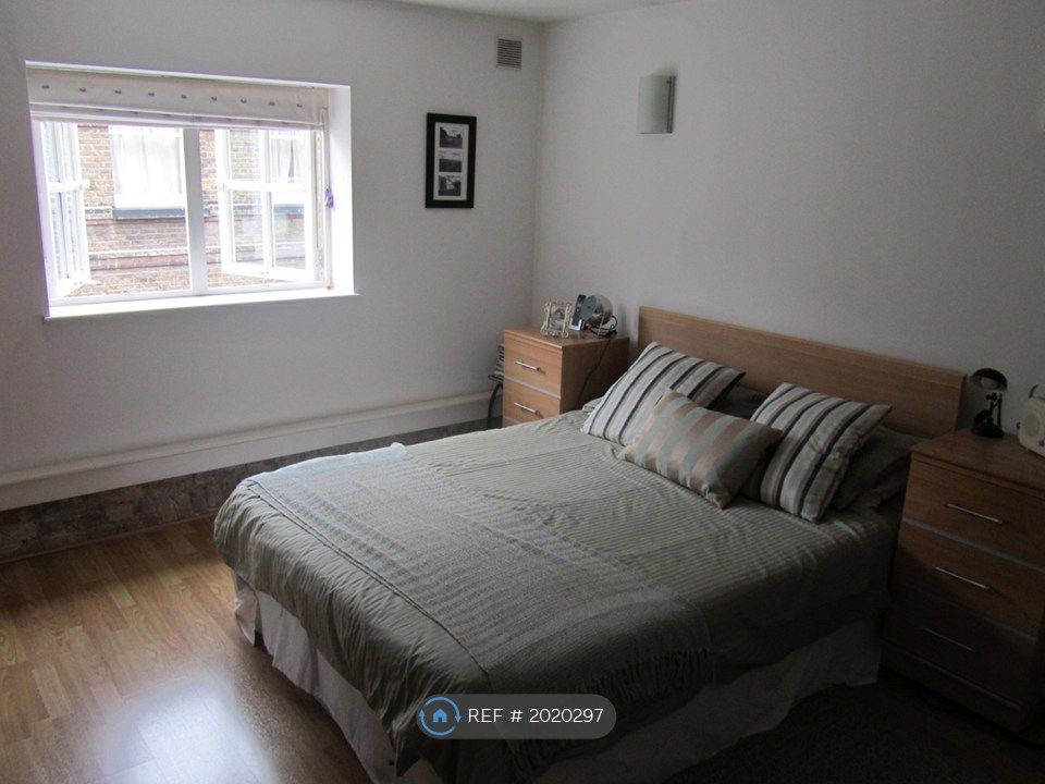 Property photo 2 of 8 Bedroom 1