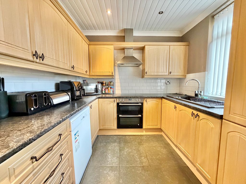 Property photo 2 of 16 Kitchen