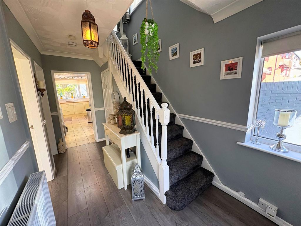 Property photo 2 of 45 Entrance Hallway
